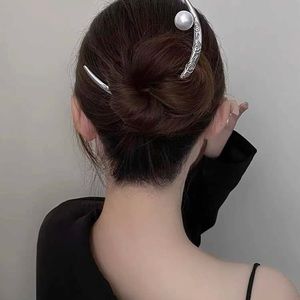 Beautiful hair moon pearl accessory
